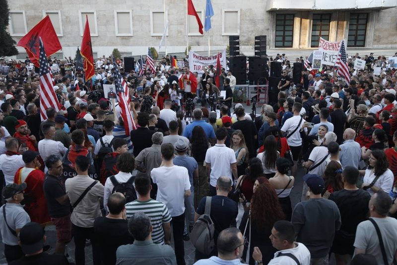 &ldquo;Rama tradhtar kombi, ju ka ardhur fundi&rdquo;! Shqiptari nga Londra