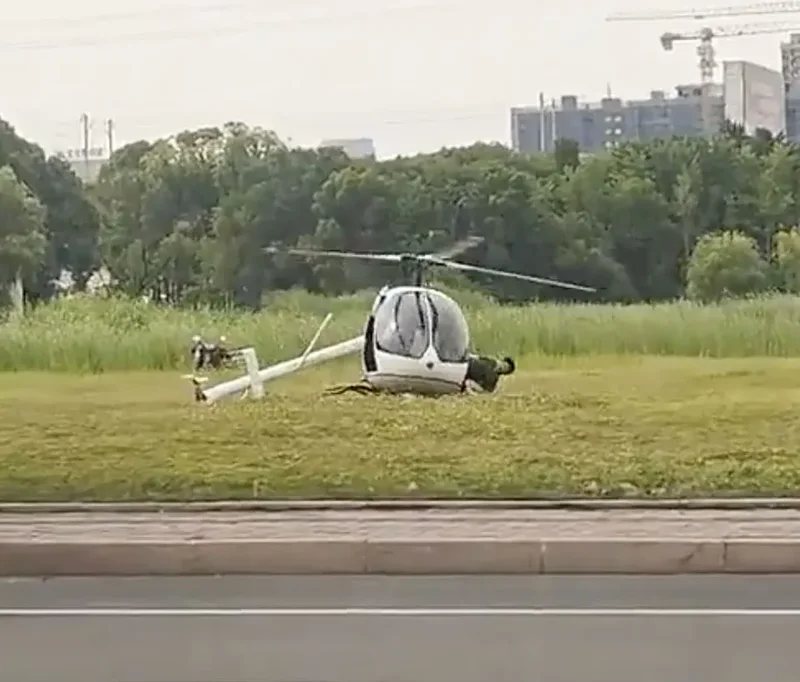 VIDEO q&euml; rrall&euml; e keni par&euml;/ Helikopteri aksidentohet n&euml;