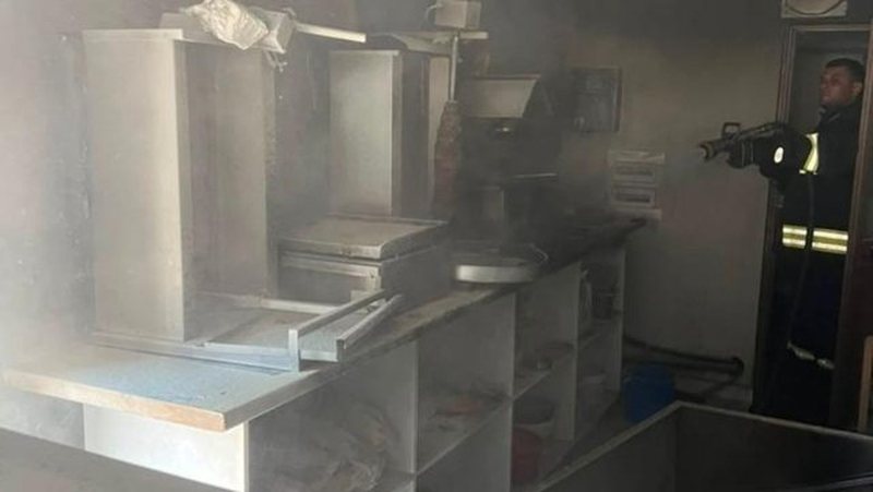 P&euml;rfshihet nga flak&euml;t nj&euml; biznes n&euml; Mamurras, shkak dyshohet