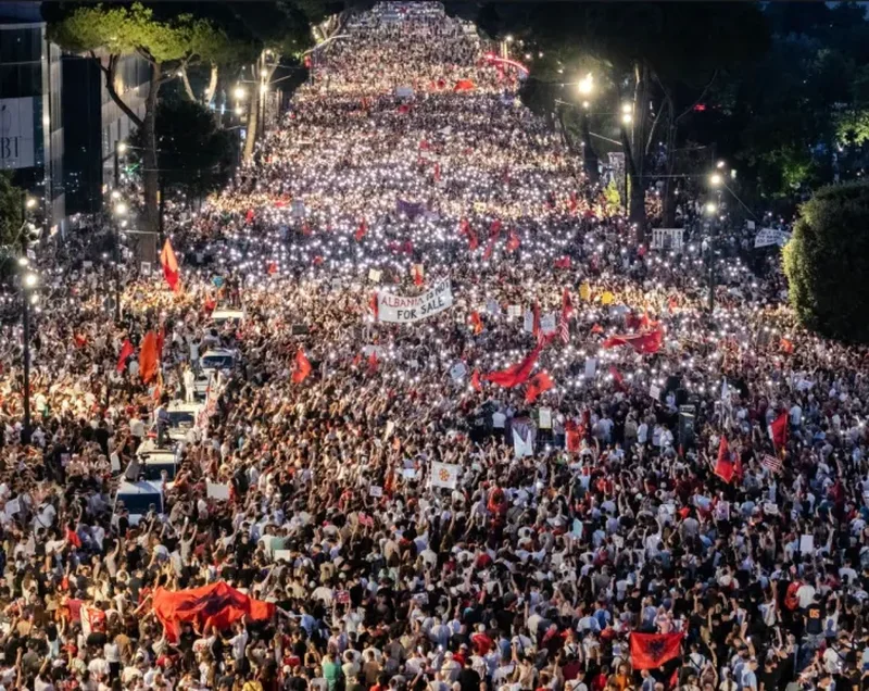 Sot protesta e 14-t&euml; kund&euml;r Edi Ram&euml;s: Qytetar&euml;t