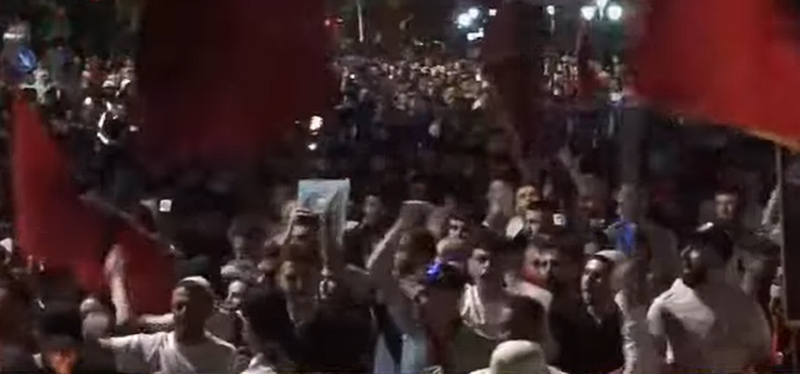 &ldquo;&Ccedil;ohuni nga kafja&rdquo;/ Protestuesit thirrje qytetar&euml;ve: