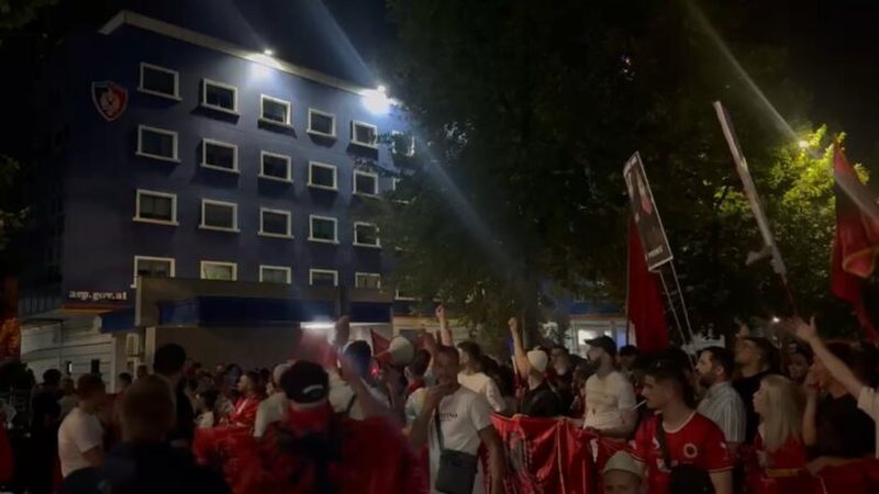 Masa kilometrike e protestuesve mb&euml;rrin te Selvia, Rruga e Dibr&euml;s