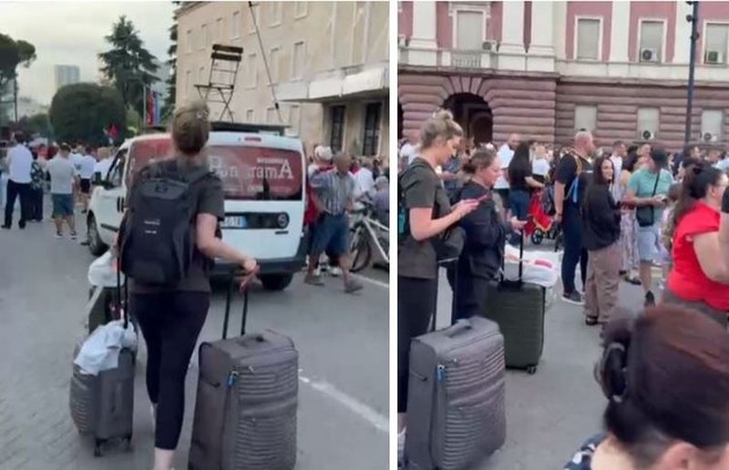Nga Aeroporti n&euml;... protest&euml;