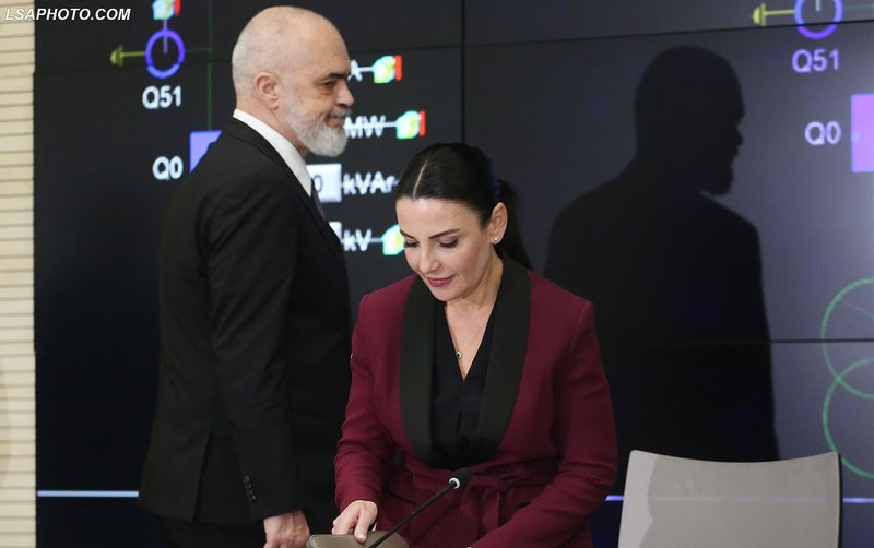 Nga Balluku te Joana Bushi/ T&euml; besuarit e Edi Ram&euml;s n&euml; bashki,