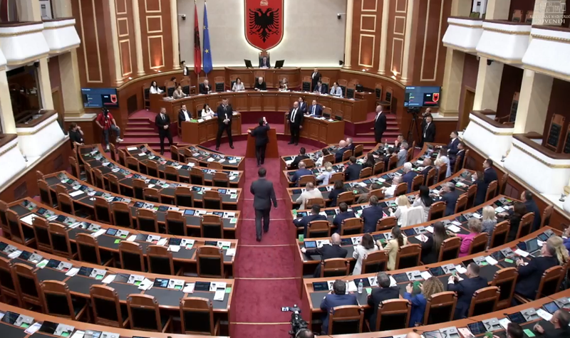 Sot tubimi i 19-t&euml;/ Nis mbledhja e qytetar&euml;ve, mazhoranca n&euml;