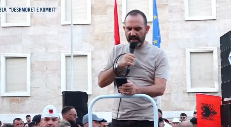 &ldquo;Ballukut nuk i kishin mjaftuar 300 apartamente!"/ Protestuesi: Nga