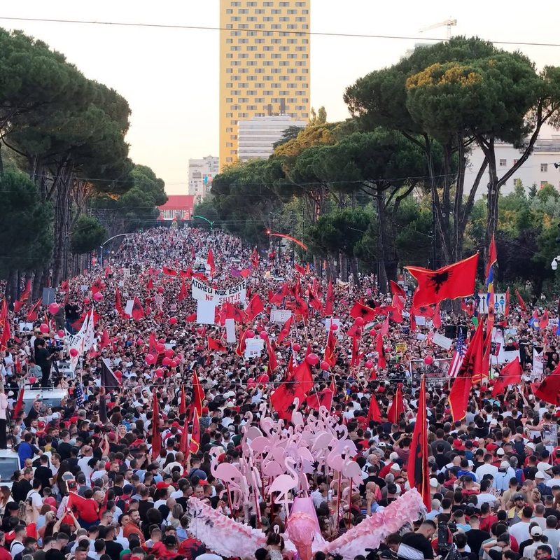 Ditmir Bushati: Shqip&euml;ria meriton m&euml; shum&euml;!