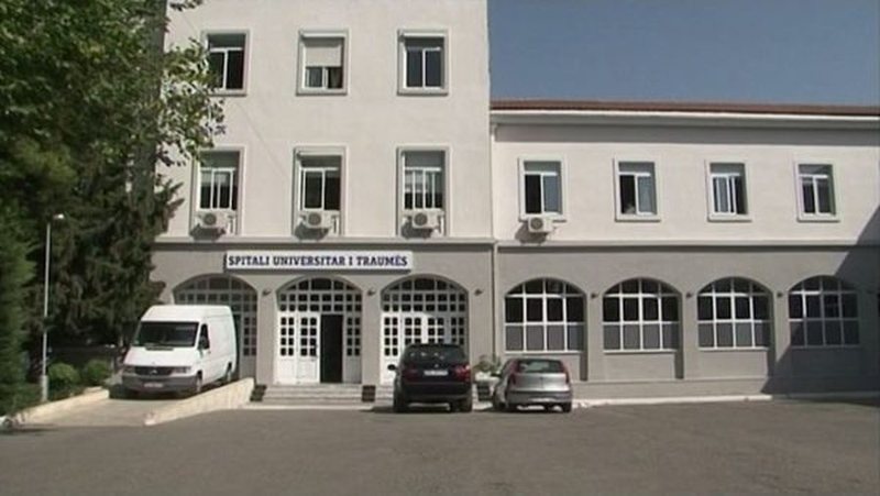 U transportua me helikopter drejt Traum&euml;s pasi u plagos me thik&euml; nga