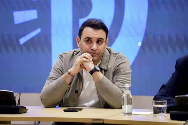 &lsquo;Rama ka ngarkuar Ball&euml;n p&euml;r t&euml; organizuar