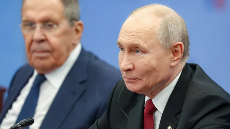 Putin: Ne jemi gati p&euml;r bisedime paqeje me Ukrain&euml;n. &Ccedil;far&euml;