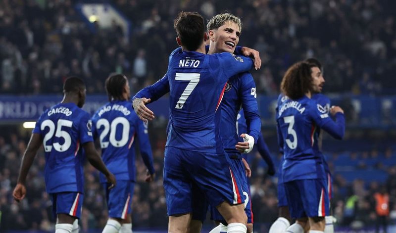 Chelsea i &ldquo;vjedh&rdquo; transferimin Interit