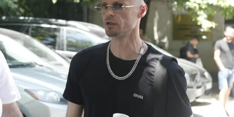 Cllevio rr&euml;fen p&euml;rplasjen me Noizy-n: Shkova p&euml;r pajtim,