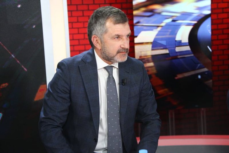&lsquo;Anulo zgjedhjet e shpallu mbret&rsquo;/ Letra e de Graaf p&euml;r