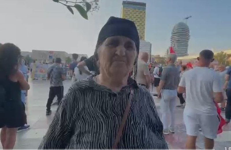 "Na quajti dele, po kush jan&euml; delet"?/ N&euml;n&euml; Liza sfidon