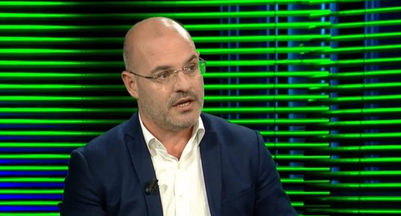 Eksperti i &ccedil;&euml;shtjeve t&euml; siguris&euml;: Taulanti nuk ka hallin e