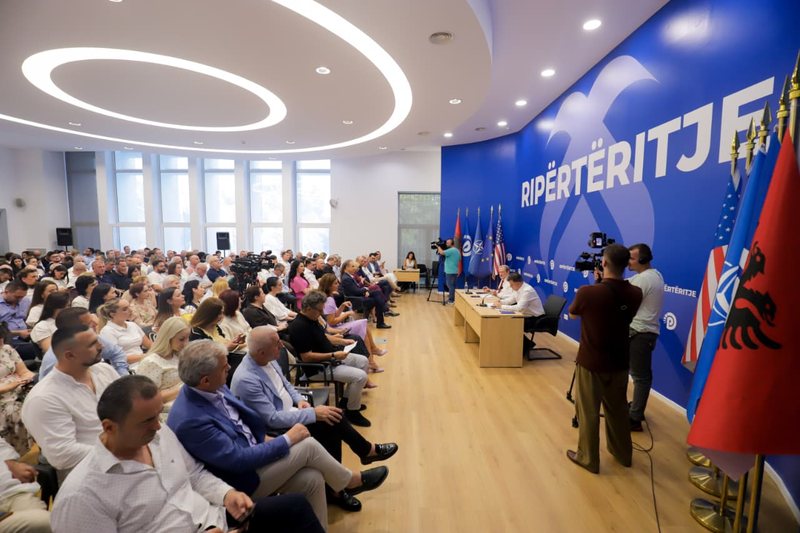 K&euml;shilli Komb&euml;tar/ Zbardhet lista, kush jan&euml; emrat q&euml; do