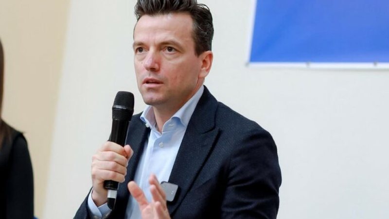 P&euml;rplasjet para Parlamentit/ Agron Shehaj: Protesta nuk ndalet deri n&euml;