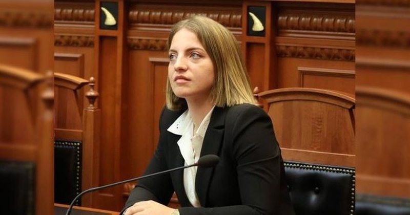 Dhuna e policis&euml; ndaj protestuesve/ Ko&ccedil;eku: Kur argumentet i