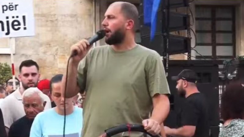 T&euml; shtun&euml;n protest&euml; komb&euml;tare, paralajm&euml;ron aktivisti: