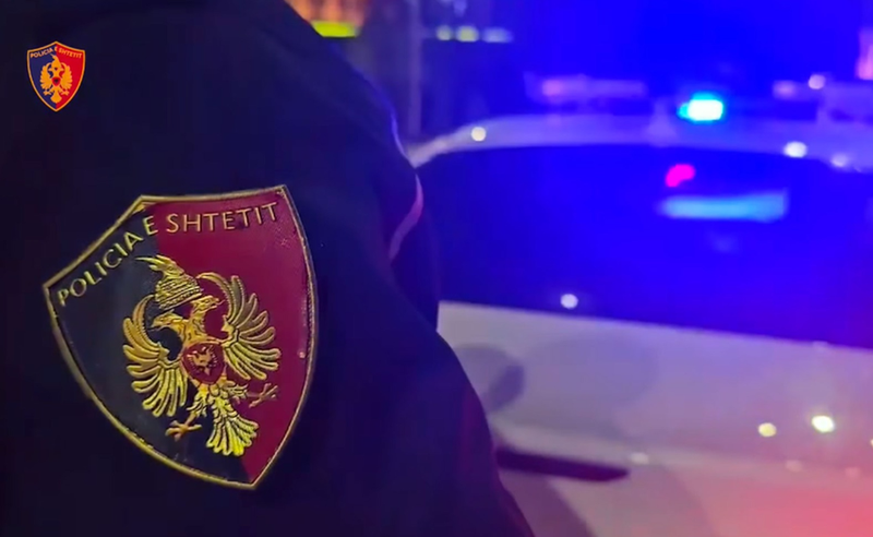 T&euml; sht&euml;na me arm&euml; zjarri n&euml; La&ccedil;