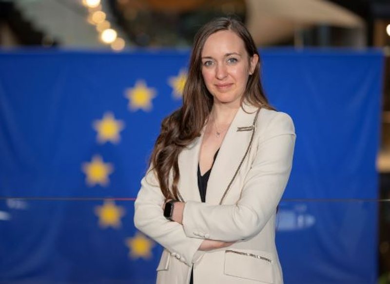Iu bashkua protestave p&euml;r dor&euml;heqjen e Ram&euml;s/ Eurodeputetja