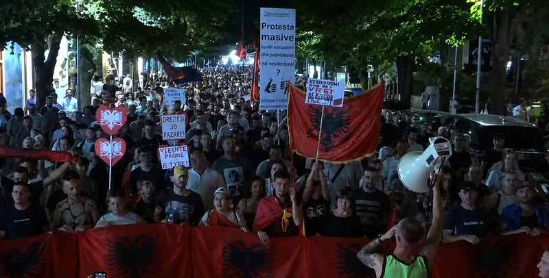 Mbyllet protesta e 43-t&euml; kund&euml;r Ram&euml;s, qytetar&euml;t: T&euml;