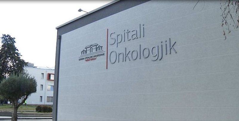 Tjet&euml;r skandal tek Onkologjiku/ Pacientes i shtyhet kimioterapia,