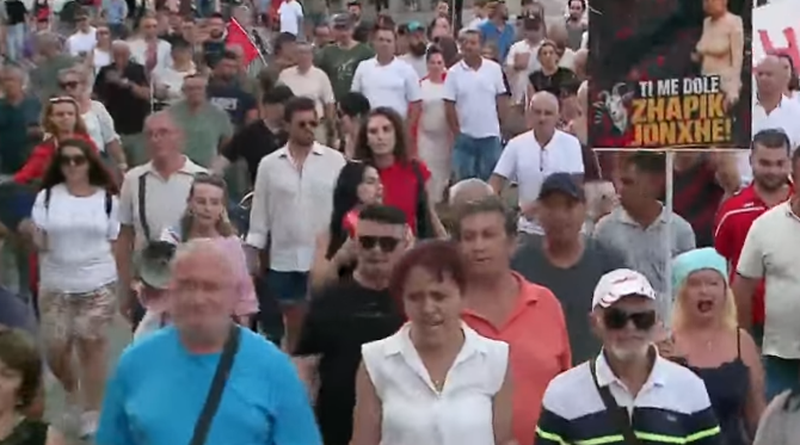 Sot protesta e 45-t&euml; p&euml;r dor&euml;heqjen e Ram&euml;s, qytetar&euml;t
