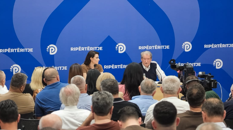K&euml;shilli Komb&euml;tar/ Berisha prezanton emrat e propozuar p&euml;r
