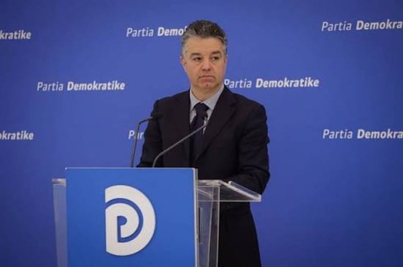 Bozdo: Pastrimi i parave po deformon ekonomin&euml;, Banka e