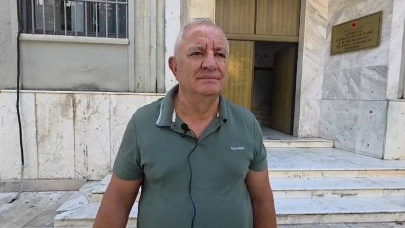 Ish-drejtoresha e Post&euml;s s&euml; Durr&euml;sit mbetet n&euml; burg,