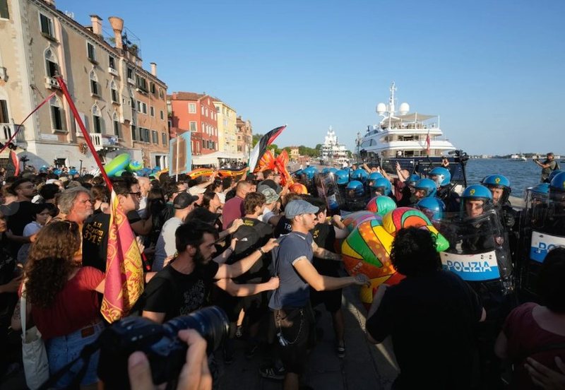 Si n&euml; Shqip&euml;ri, nj&euml;jt&euml; edhe n&euml; Itali! Qytetar&euml;t