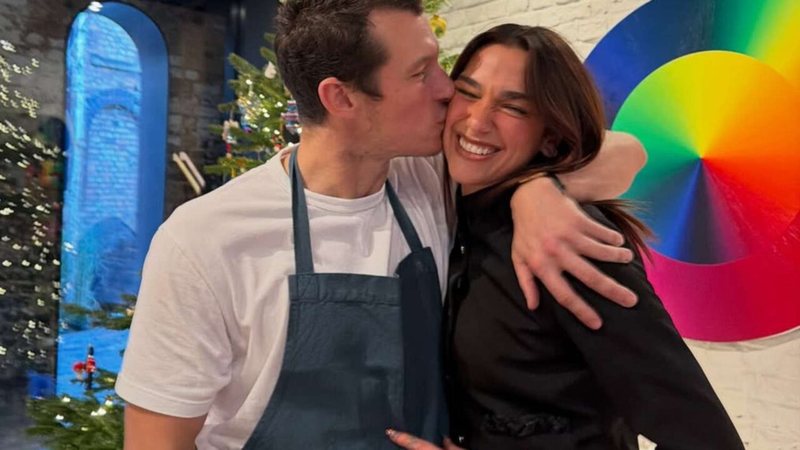 N&euml; mes yjeve q&euml; pushtuan tribunat VIP, Dua Lipa dhe Callum Turner
