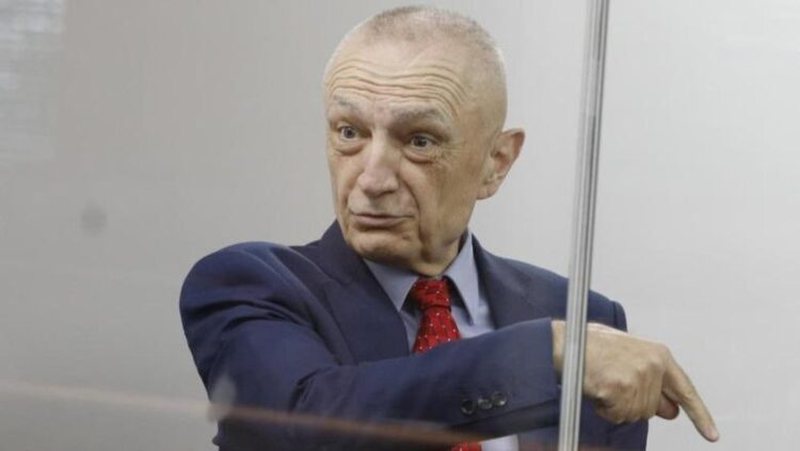 Meta k&euml;rkoi hetim p&euml;r kall&euml;zimin ndaj punonj&euml;sve t&euml;