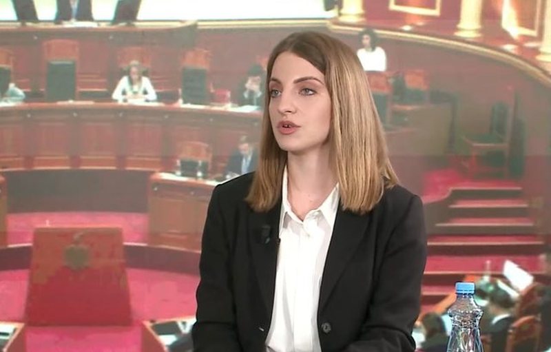 &ldquo;Neomalsorja&rdquo; tregon bised&euml;n e fundit me Ram&euml;n dhe