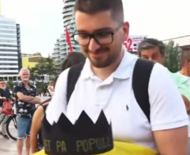 &ldquo;Mbret pa popull, kjo &euml;sht&euml; kurora e Edi Ram&euml;s&rdquo;/ I