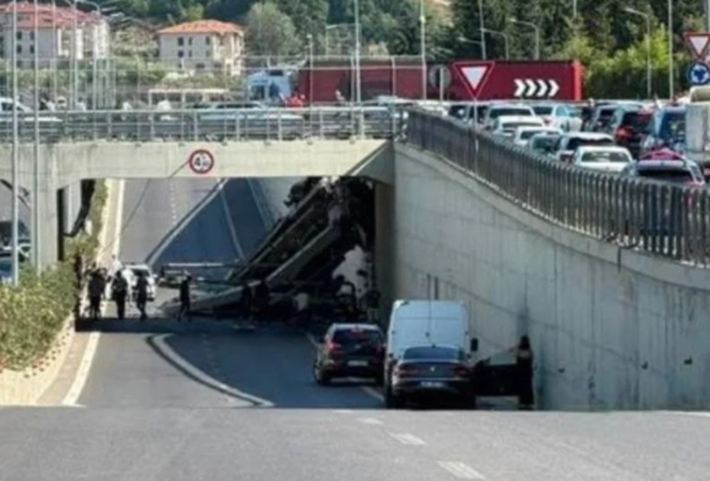 Aksident i r&euml;nd&euml; rrugor te rrethrrotullimi i TEG, betonieria bie nga