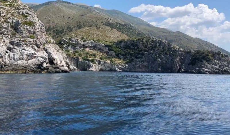 EMRI/ Po lundronte n&euml; Gadishullin e Karaburunit, 17 vje&ccedil;ari pritet