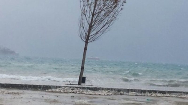 Furtuna dhe reshje intensive nes&euml;r, policia apel: Mos dilni n&euml; det,