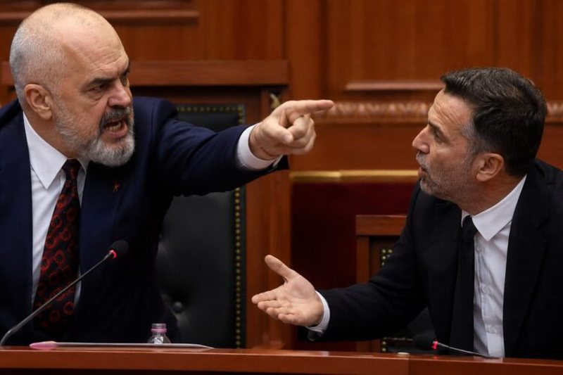 &ldquo;Monologu i Flamingove&rdquo;/ Rama sherr me Bra&ccedil;en. Deputeti: