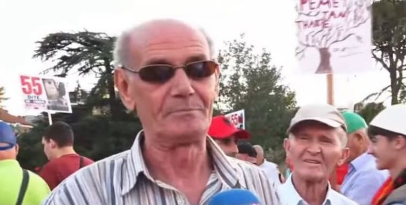 Protesta n&euml; Tiran&euml;/ Qytetari n&euml; shesh: Paketa e maleve