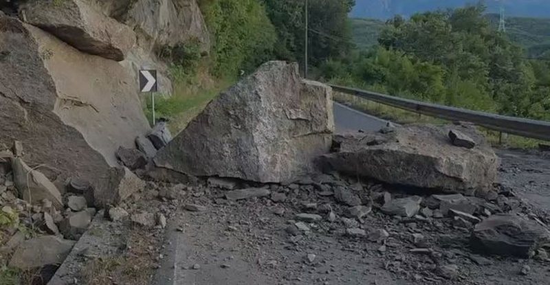 Shembet nj&euml; masiv shk&euml;mbor n&euml; aksin Burrel-Klos,