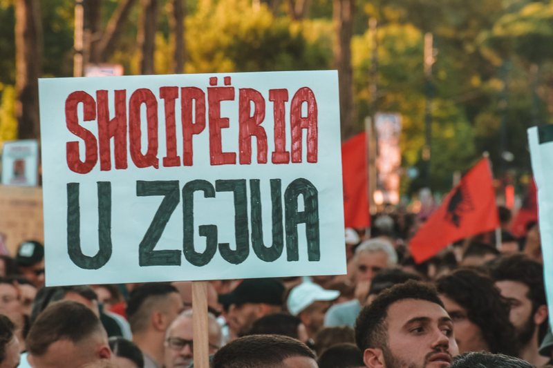 A mund t&euml; zhvillohet Shqip&euml;ria pa humbur veten?