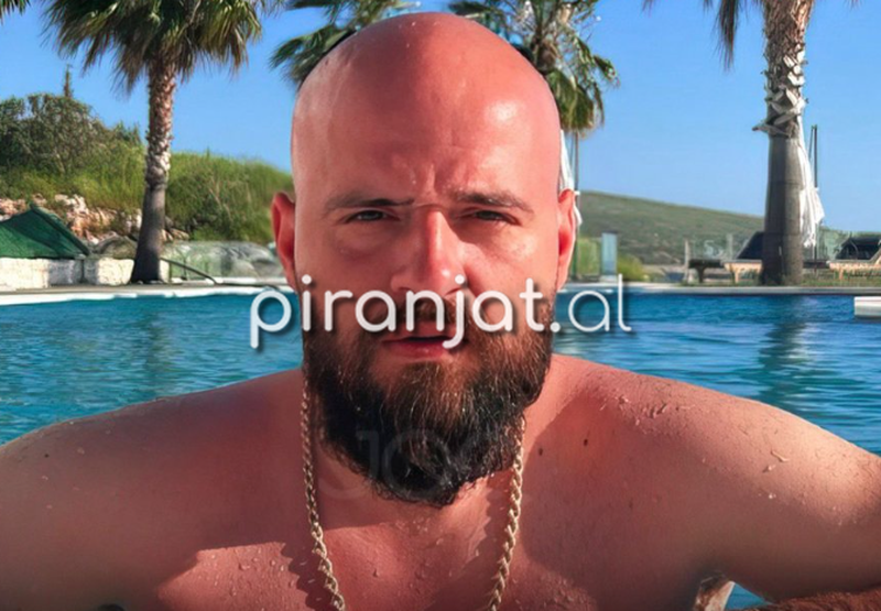 FOTO/ Ky &euml;sht&euml; Dorian Kasa q&euml; i vendosi thik&euml;n n&euml; fyt