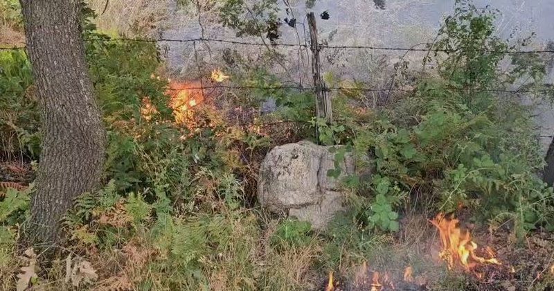 Zjarr pran&euml; aeroportit t&euml; Kuk&euml;sit, zjarrfik&euml;sit