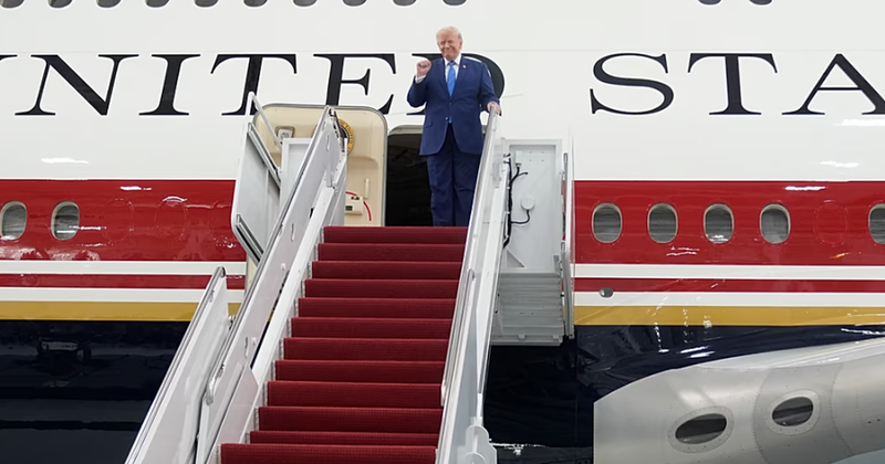 Presidenti Trump zbulon avionin e tij t&euml; ri/ Air Force One, nj&euml;