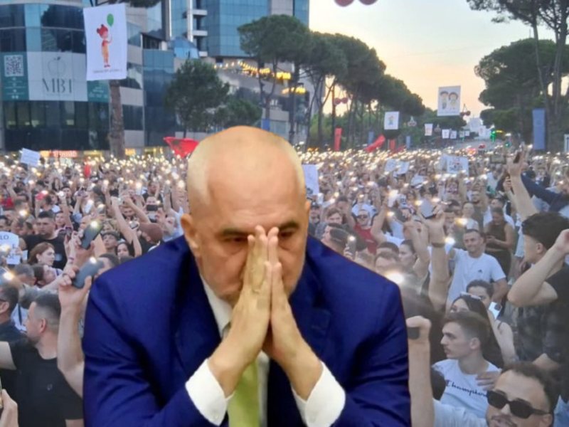Kush &euml;sht&euml; mbrapa? T&euml; gjitha teorit&euml; konspirative rreth