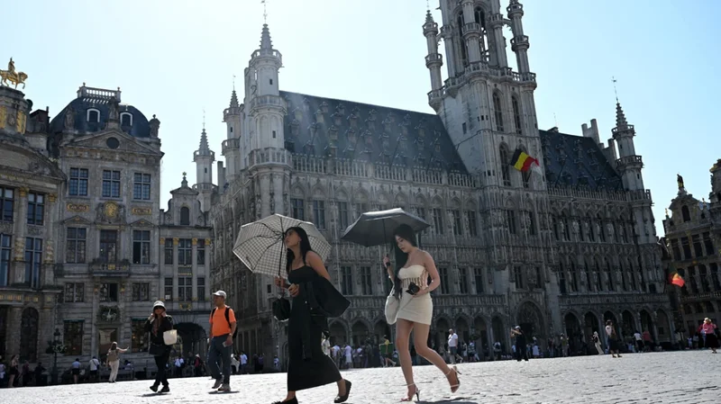 Vala e t&euml; nxehtit godet Belgjik&euml;n, temperaturat e larta thyejn&euml;
