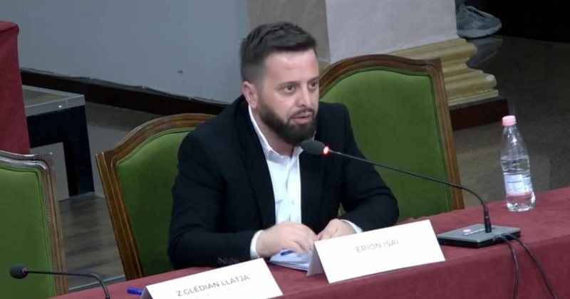 Erion Isai p&euml;rfshihet n&euml; debate me Lu&ccedil;iano Bo&ccedil;in