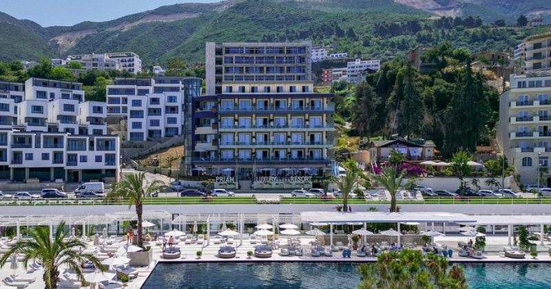 Hoteli n&euml; Vlor&euml; helmon turist&euml;t me azot, izraelit&euml;t